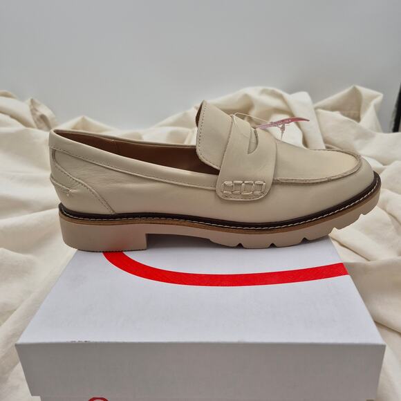 Blondo Shoes - NEW Blondo Penny Waterproof Loafers slip on flat bone Leather women size 7